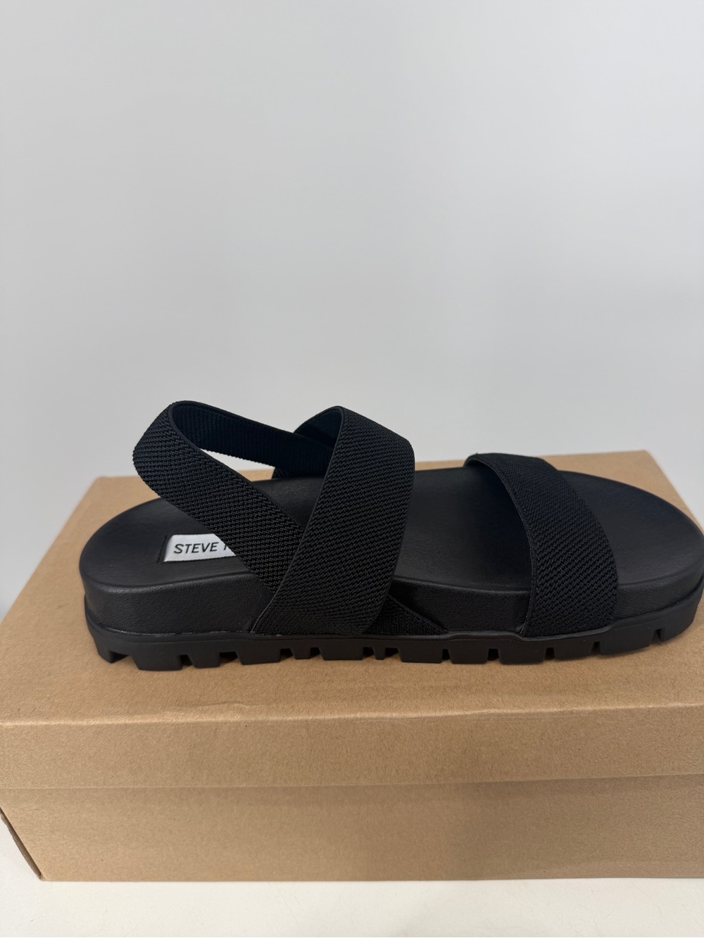 Steve Madden Landmark Black Lug Sole Elastic Strap Sandals NIB Size 6.5 - Picture 7 of 8